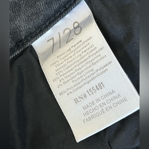 🫟Women’s Distressed Gray Jeans Size:28/7 - Picture 9 of 11